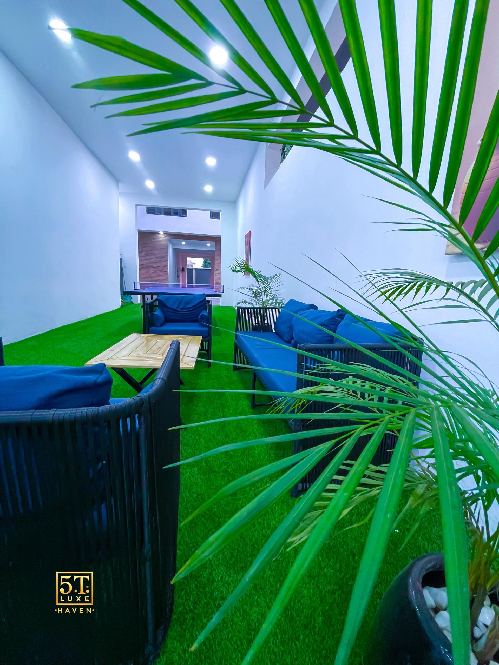 3 BR LUXURY APARTMENT WITH POOL - Main Photo 1