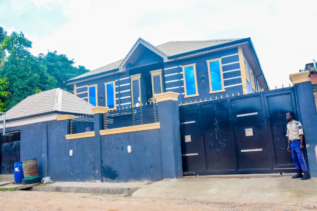 4 Edge Court Apartments and suites - Main Photo 1