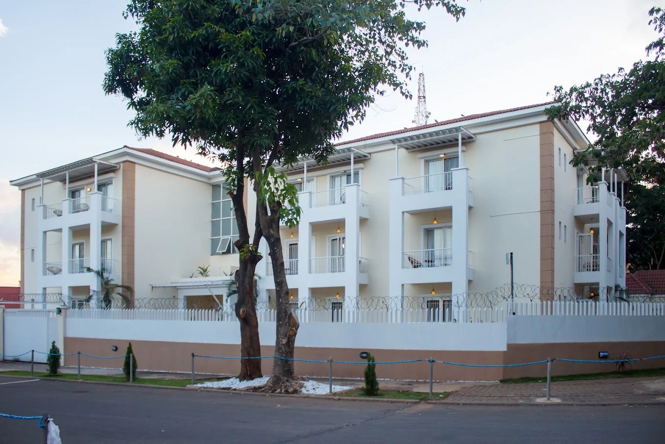 Chrisvirgy Apartments - Main Photo 1