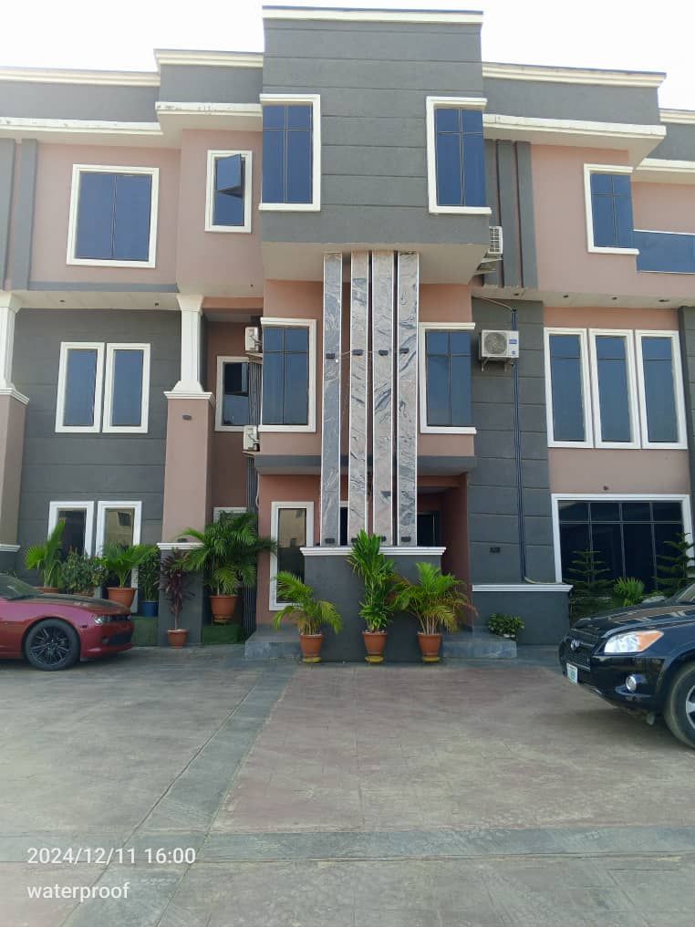 De Don's Villa - Main Photo 1