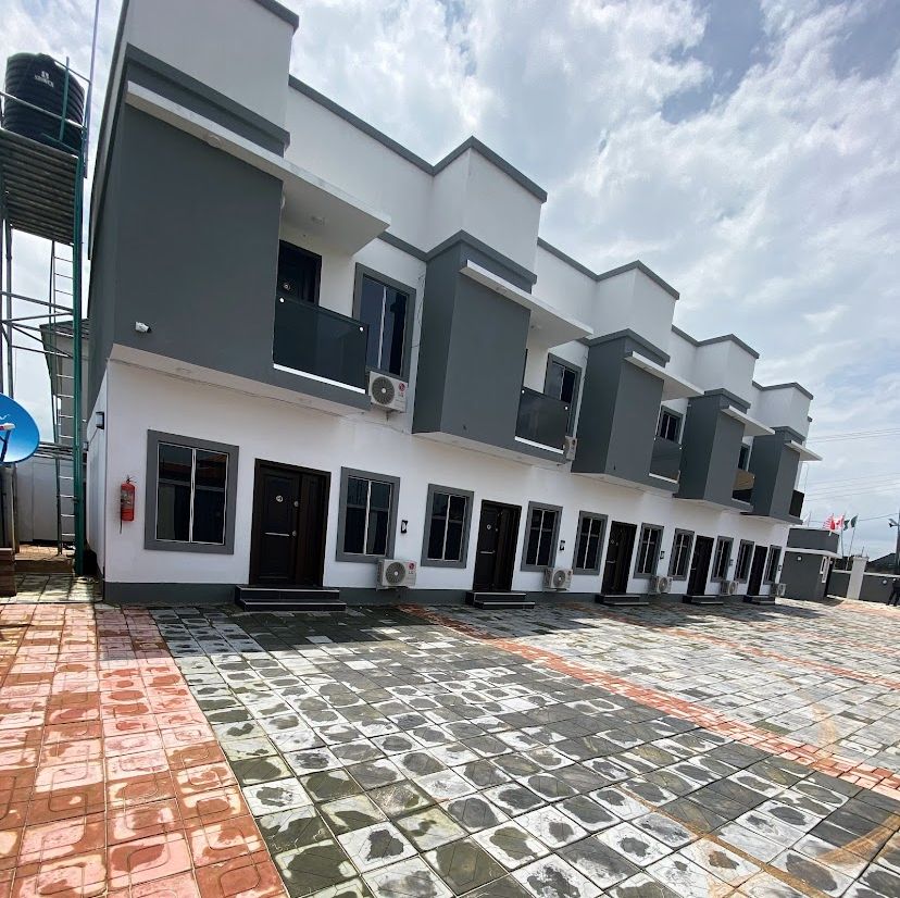 Duke Residence & Apartment - Main Photo 1