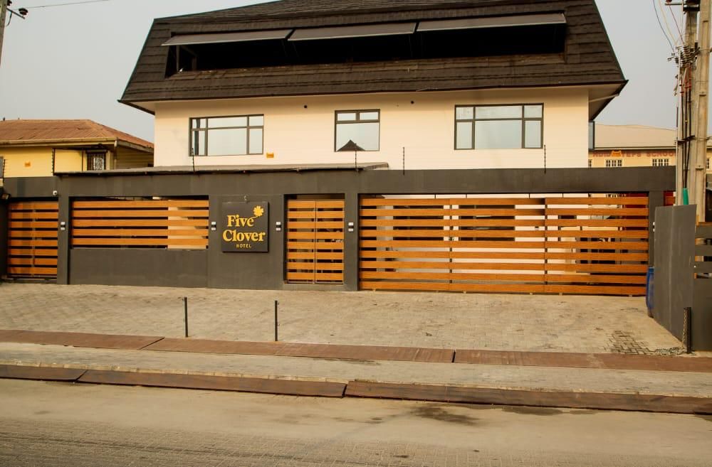 Five Clover Hotel - Main Photo 1