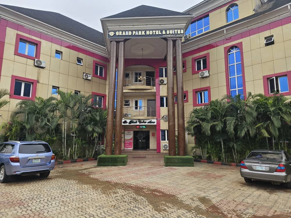 Grand Park Hotel And Suites - Main Photo 1