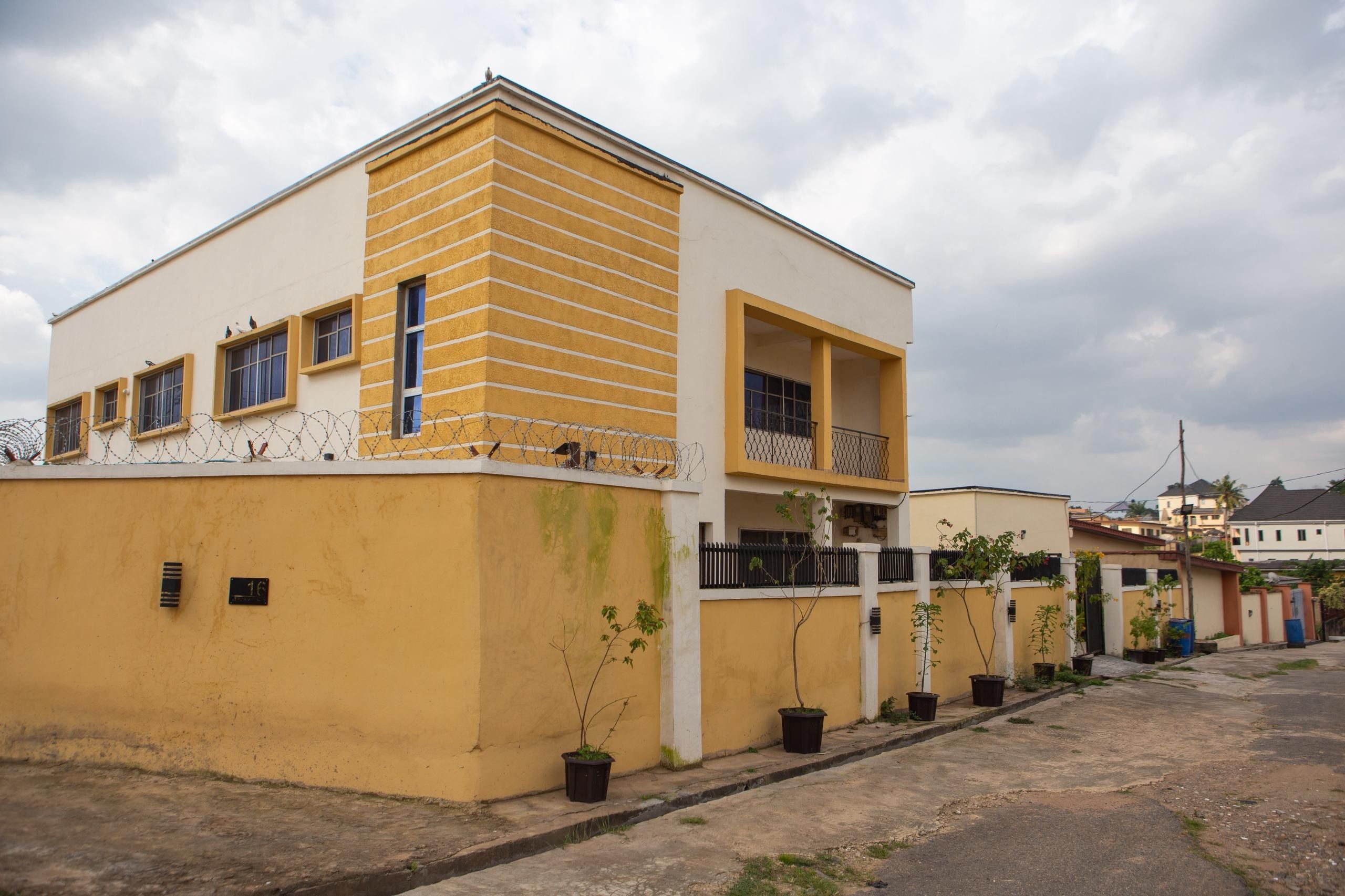 Ileayo Residence - Main Photo 1