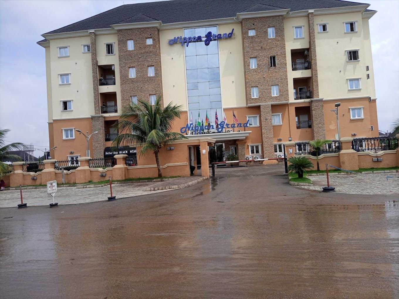 Nippon Grand Hotel - Main Photo 1