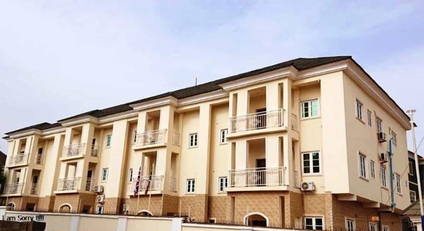 Pearls Shortlet - Main Photo 1