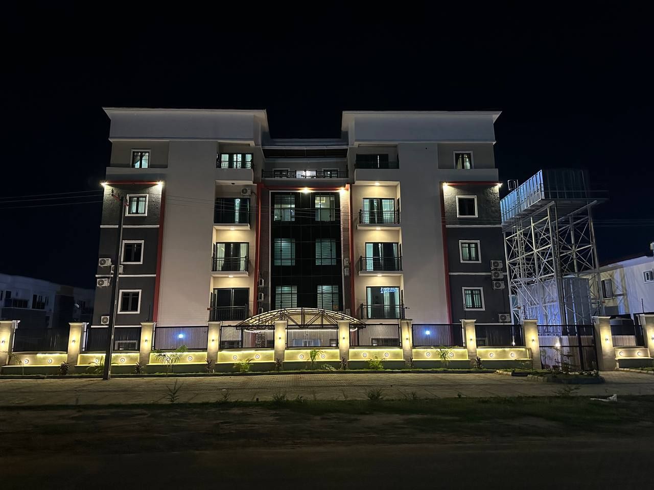 Prestine Apartment - Main Photo 1