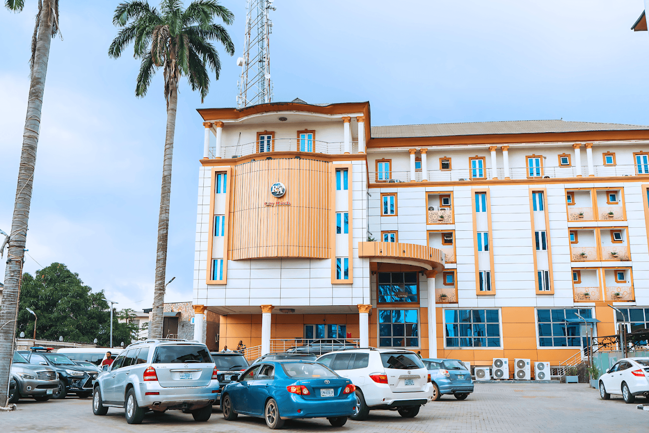 R and A City Hotel - Main Photo 1