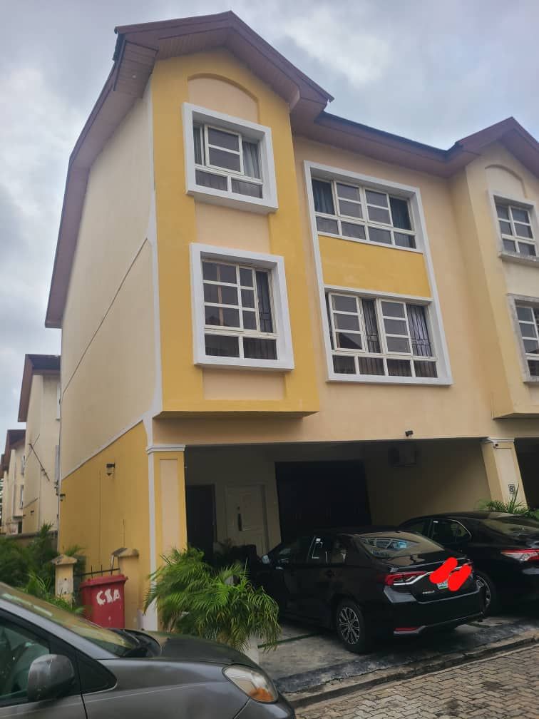 RICH DAD SHORTLET - Main Photo 1