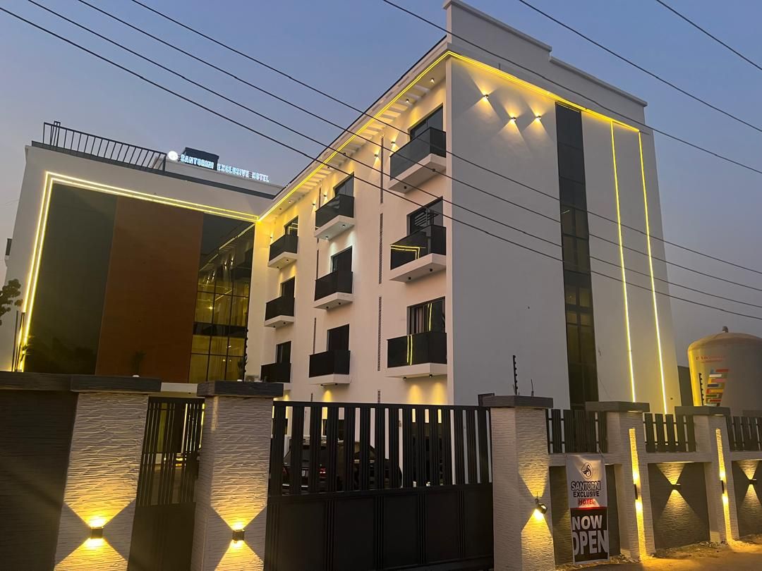 Santorini exclusive hotel and suites. - Main Photo 1