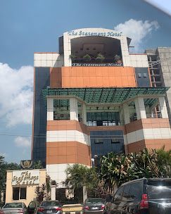 Statement Hotel - Main Photo 1