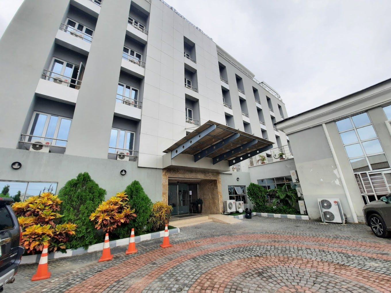 The Patron Hotel - Main Photo 1