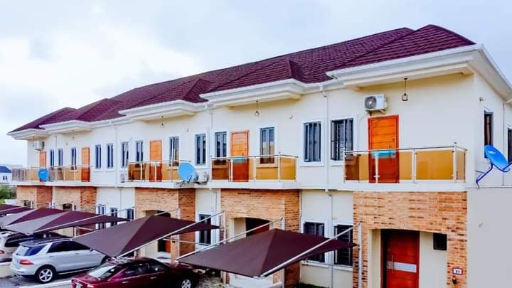 Unit 6 B15 Court - Main Photo 1