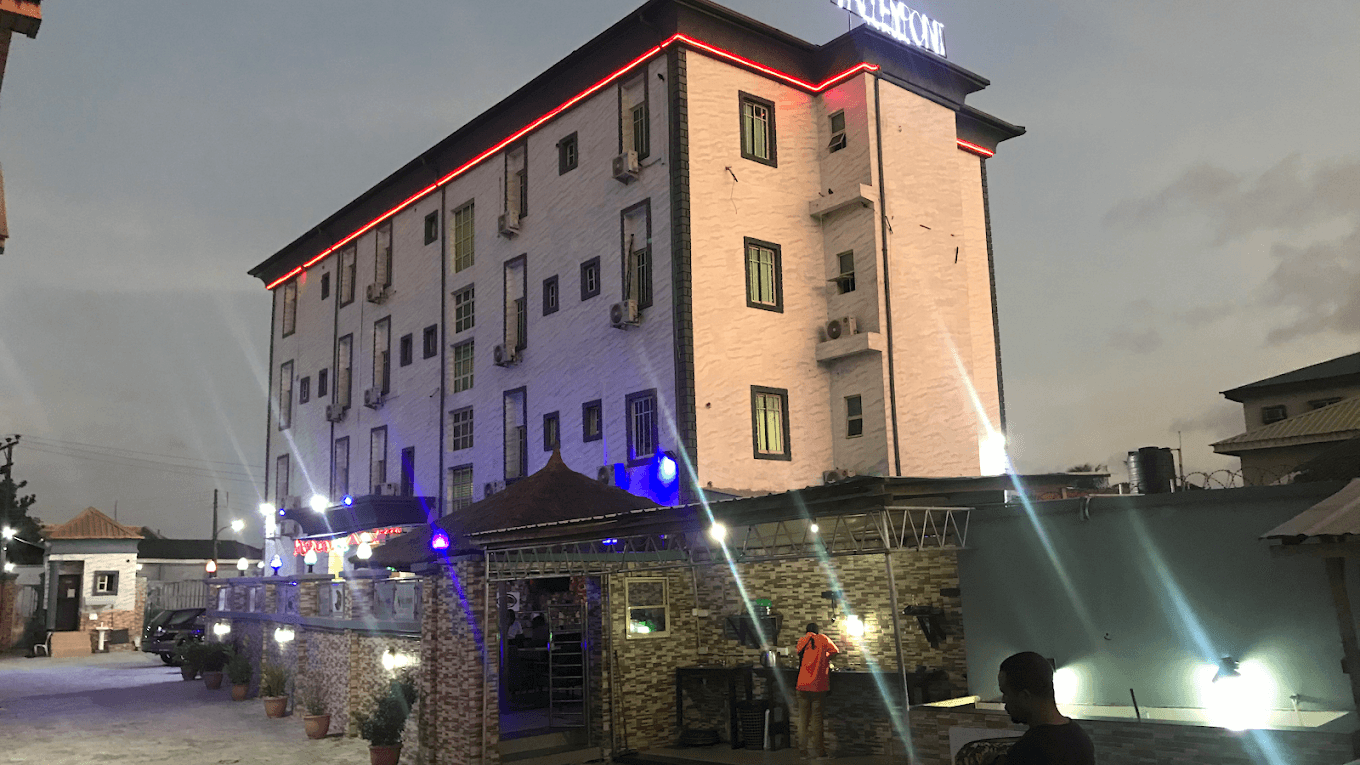 Valley Point Hotel & Suites - Main Photo 1